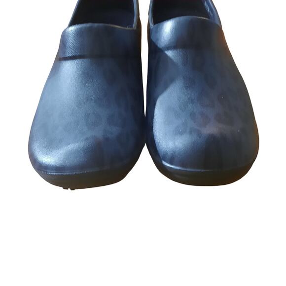 Crocs Clog Neria Pro ll Leopard Print Work Clog Size 8 - Picture 4 of 9